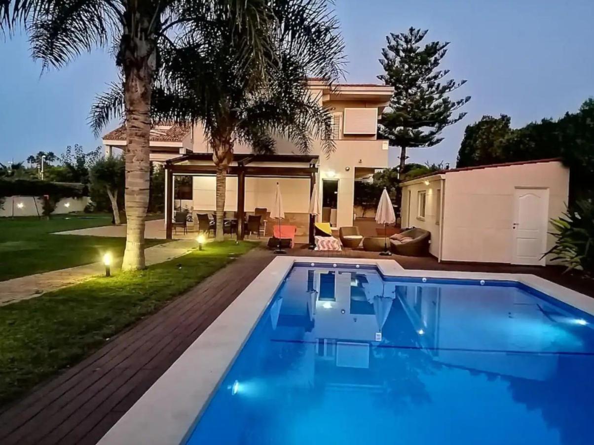 Casa Junto Al Mar Con Jardin Villa Almarda Exterior photo